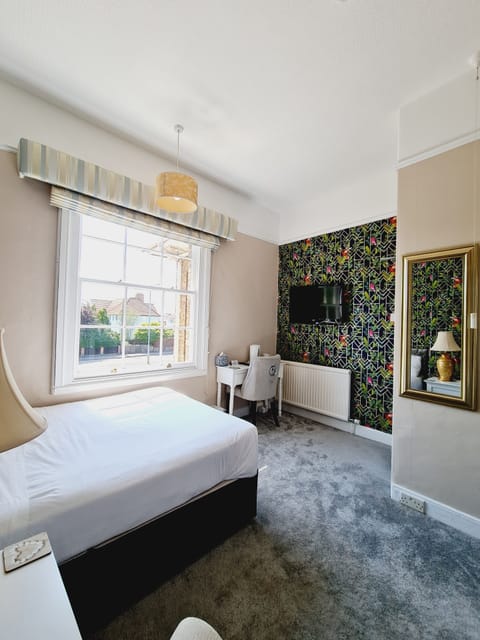 Deluxe Single Room, City View | Free WiFi