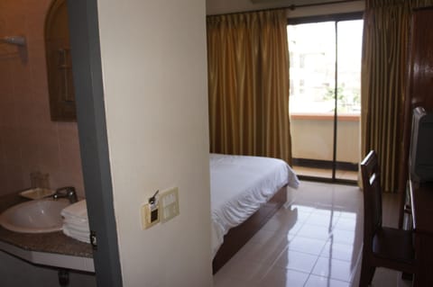 Double Room | Desk, free WiFi