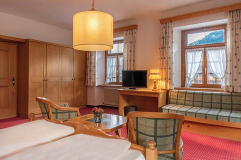 Comfort Double Room, Mountain View | Desk, free WiFi