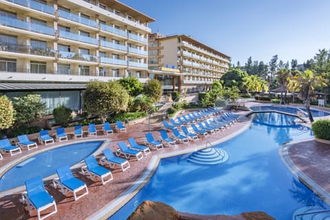 Indoor pool, outdoor pool