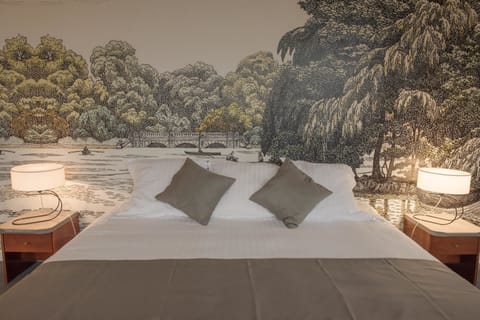 Executive Room, 1 King Bed, Non Smoking (Twin bed on request) | Premium bedding, in-room safe, desk, iron/ironing board