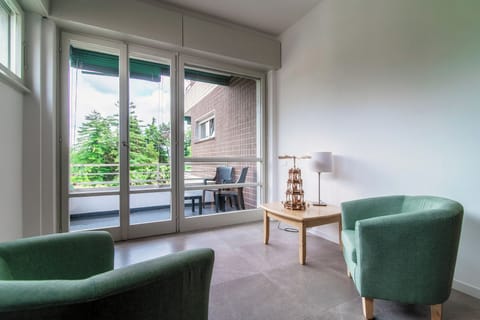 Comfort Apartment, City View | Living area | 43-inch Smart TV with digital channels