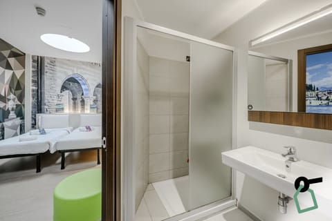 Economy Double Room | Bathroom | Bidet