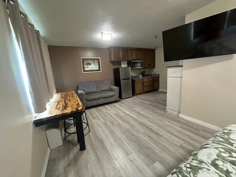 Basic Studio | Living area