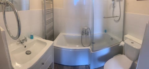 Suite, Ensuite (Room 7) | Bathroom