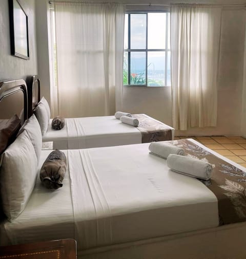 Quadruple Room, Lake View