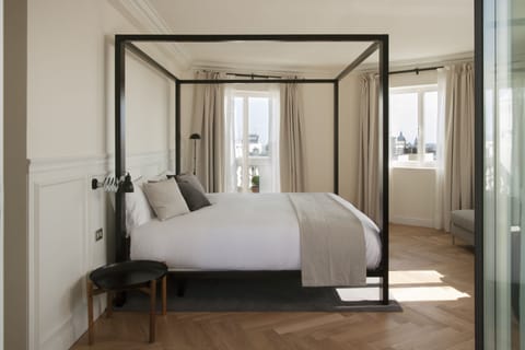 Luxury Suite, City View (High floor) | Egyptian cotton sheets, premium bedding, down comforters