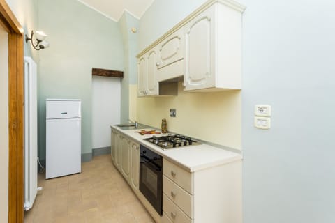 Apartment, 2 Bedrooms, Pool View (Balcone) | Private kitchen | Full-size fridge, oven, stovetop, dishwasher