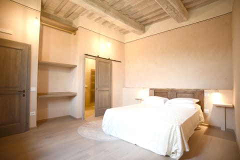 Superior Apartment, 3 Bedrooms (Macina) | Desk, soundproofing, iron/ironing board, free WiFi