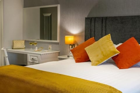 Comfort Double Room, 1 Double Bed, Non Smoking, Housekeeping | Desk, free WiFi