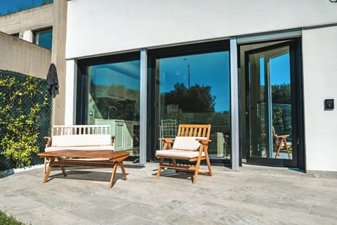 Superior Studio Suite, Patio, Garden View | Terrace/patio