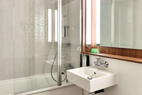 Eco-friendly toiletries, hair dryer, bidet, towels