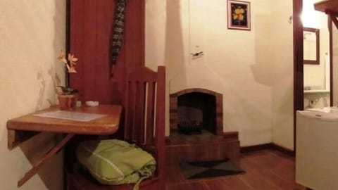 Deluxe Chalet | Minibar, individually decorated, individually furnished, blackout drapes