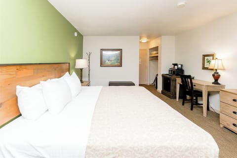 Desk, free rollaway beds, free WiFi, bed sheets