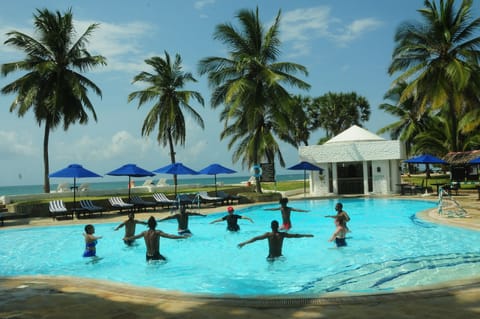 Outdoor pool, pool umbrellas, sun loungers