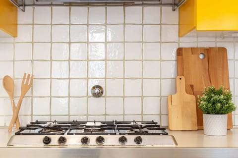 Apartment, 3 Bedrooms, Air conditioning | Private kitchen