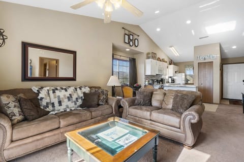 Condo, Multiple Beds, Balcony, Mountain View (Lake Livin') | Living area | 42-inch flat-screen TV with digital channels