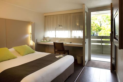 Standard Room, 1 Double Bed | Premium bedding, desk, blackout drapes, soundproofing