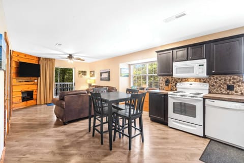 Condo, Multiple Beds, Balcony, Garden View (Cozy Timbers) | Private kitchen | Fridge, microwave, oven, stovetop