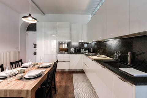 Apartment | Premium bedding, down comforters, iron/ironing board, cribs/infant beds