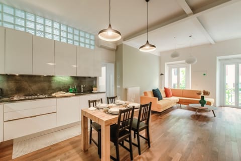 Apartment | Premium bedding, down comforters, iron/ironing board, cribs/infant beds