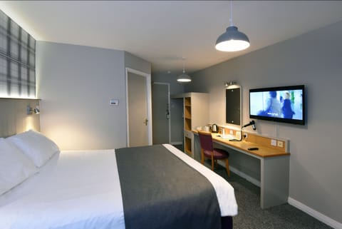 Standard Double Room | Desk, iron/ironing board, free WiFi, bed sheets