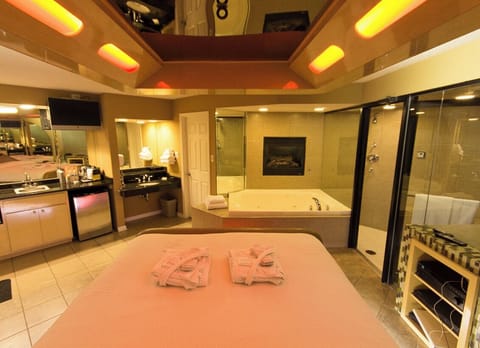 Essence Suites | Accessible bathroom