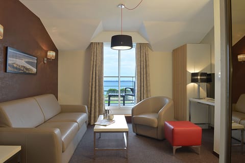 Junior Suite, Sea View (or Side Sea View) | Living area | Flat-screen TV