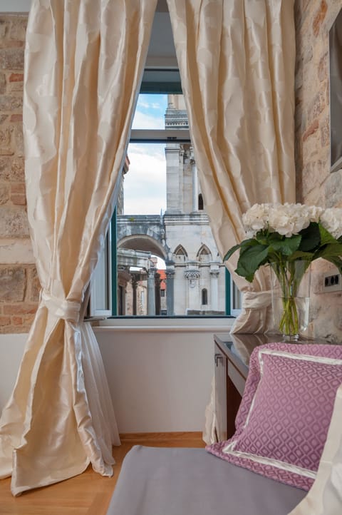 Deluxe Double or Twin Room, City View (Ground floor) | Premium bedding, minibar, in-room safe, individually decorated
