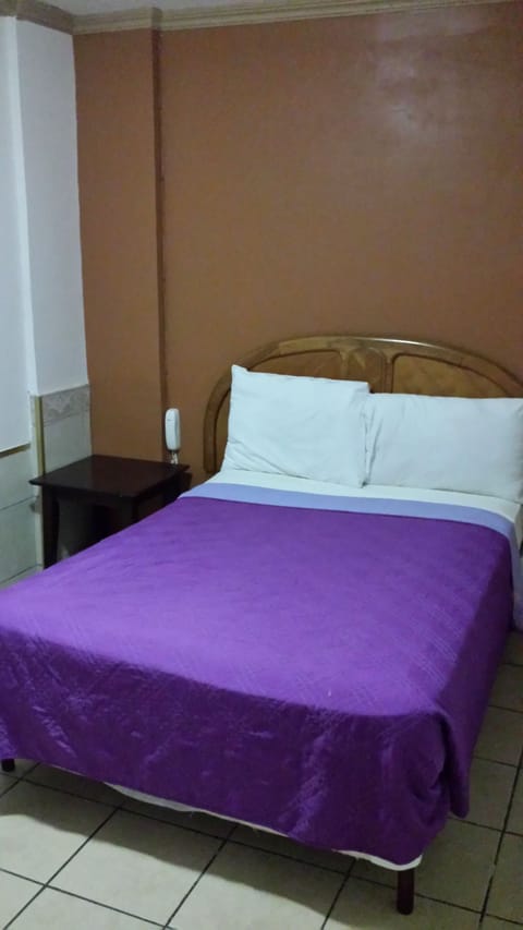 Single Room | Desk, iron/ironing board, free WiFi