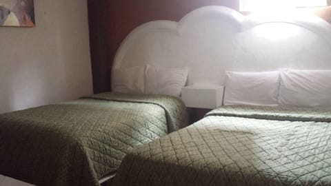 Double Room | Desk, iron/ironing board, free WiFi