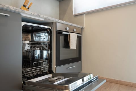 Superior Apartment, 2 Bedrooms, Balcony, City View | Private kitchen | Fridge, microwave, oven, stovetop