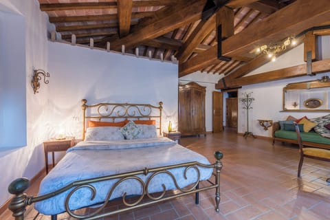 Royal Suite, City View | Free minibar items, individually decorated, individually furnished