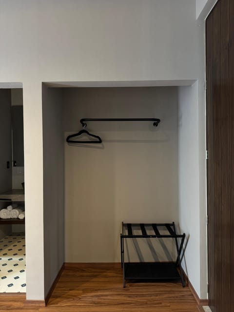 Comfort Room, 1 King Bed | Blackout drapes, iron/ironing board, free WiFi