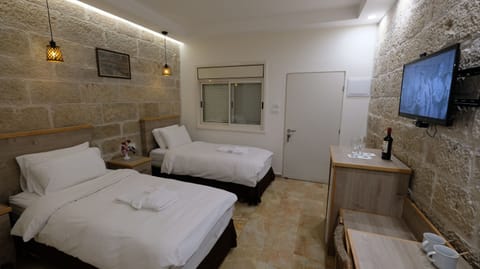 Superior Twin Room | In-room safe, desk, free WiFi, bed sheets