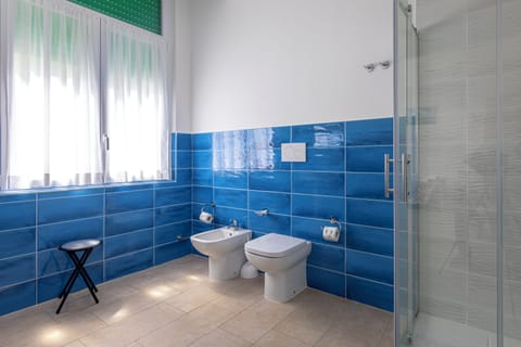 Triple Room, Courtyard View | Bathroom