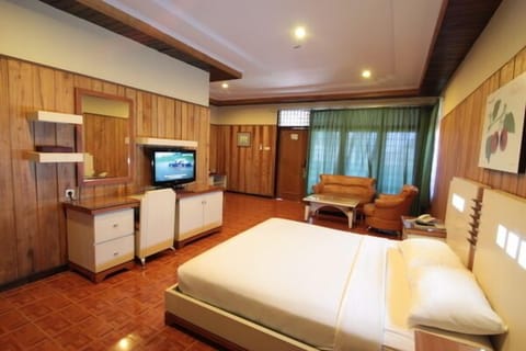 Grand Deluxe | Minibar, desk, free WiFi