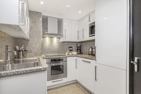 Superior Apartment, 1 Bedroom | Private kitchen | Full-size fridge, microwave, oven, stovetop