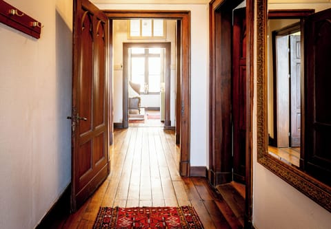 Deluxe Suite, 3 Bedrooms, Vineyard View, Ground Floor | Living area