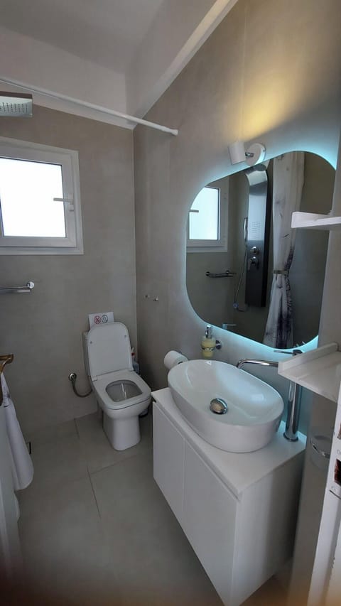 Studio, Balcony, Sea View | Bathroom