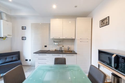 Apartment (1 Bedroom) | Living area | TV