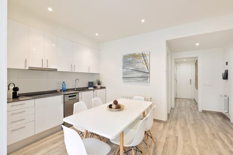 Superior Apartment, 2 Bedrooms, Terrace | Private kitchen | Full-size fridge, microwave, oven, stovetop