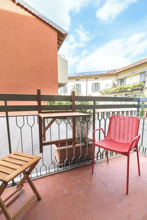 Classic Double Room, 2 Twin Beds, Courtyard View | Terrace/patio