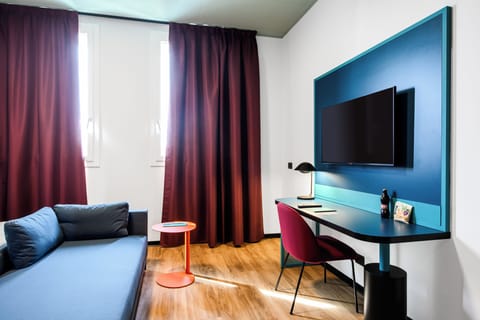 Superior Double or Twin Room | Desk, laptop workspace, free WiFi, bed sheets