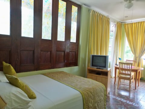 Standard Room, Refrigerator | In-room safe, iron/ironing board, free WiFi, bed sheets