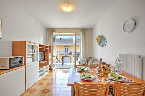 Standard Apartment, 1 Bedroom (Casa Silvia 50m From The Lake) | View from room