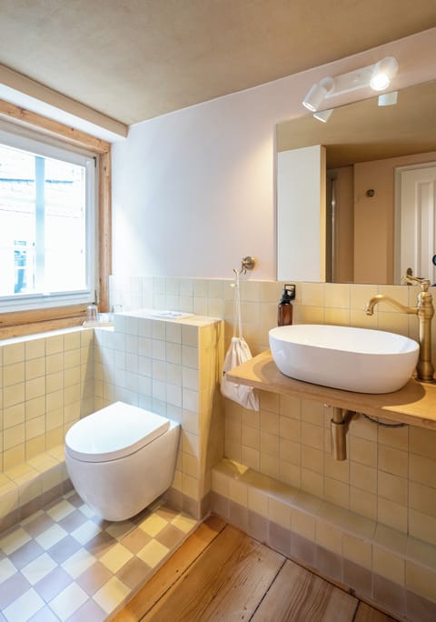 Laufbursche (Zimmer 52) | Bathroom