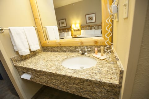 Family Suite, 2 Queen Beds | Bathroom sink