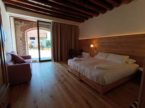 Comfort Double or Twin Room, Patio, Courtyard View | Premium bedding, down comforters, in-room safe, individually furnished