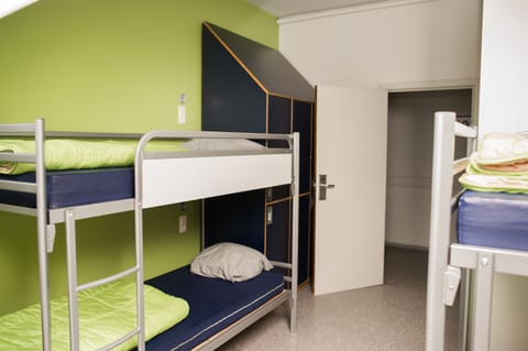 In-room safe, soundproofing, free WiFi, bed sheets